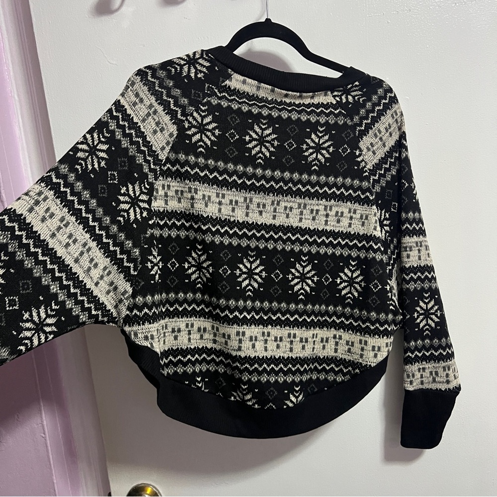 Sweater Holiday Pattern - Picture 3 of 5